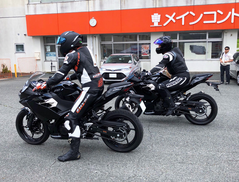 アウトバン Ninja400 エキシビションレース4