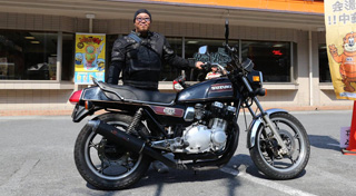 沖縄のライダー「ウシI型さん」のバイク紹介