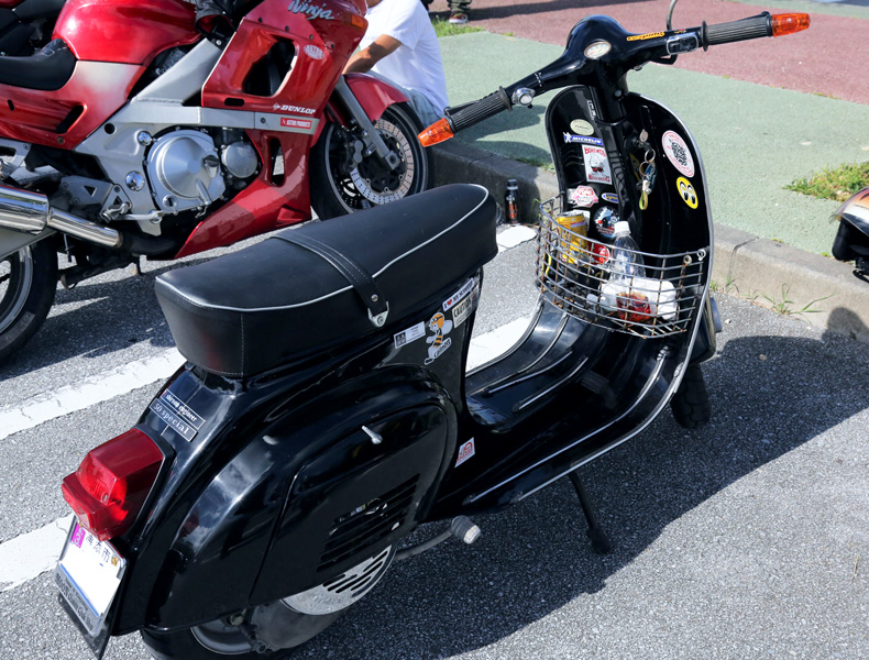 沖縄のライダー「ベスパにいさんさん」のバイク紹介