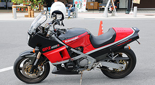 Kawasaki GPZ400R カウル一式　純正　純正カラー Kawasaki GPZ400R カウル一式 純正 純正カラー（投稿詳細｜MOTOCLE）