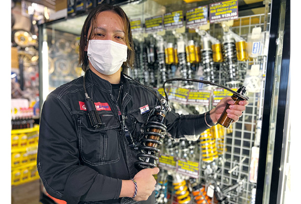 私がオススメする商品はこちらのオヴァーレーシング×NITRONのコラボ商品です