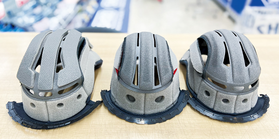 ヘルメットの内装の一部です