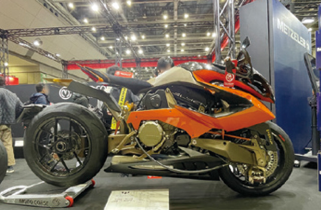 SUZUKI：VYRUS（ヴァイルス）988Alyen（エイリアン）