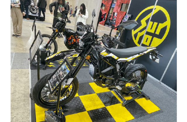KAWASAKI：Surron（サーロン）Ultra Bee T